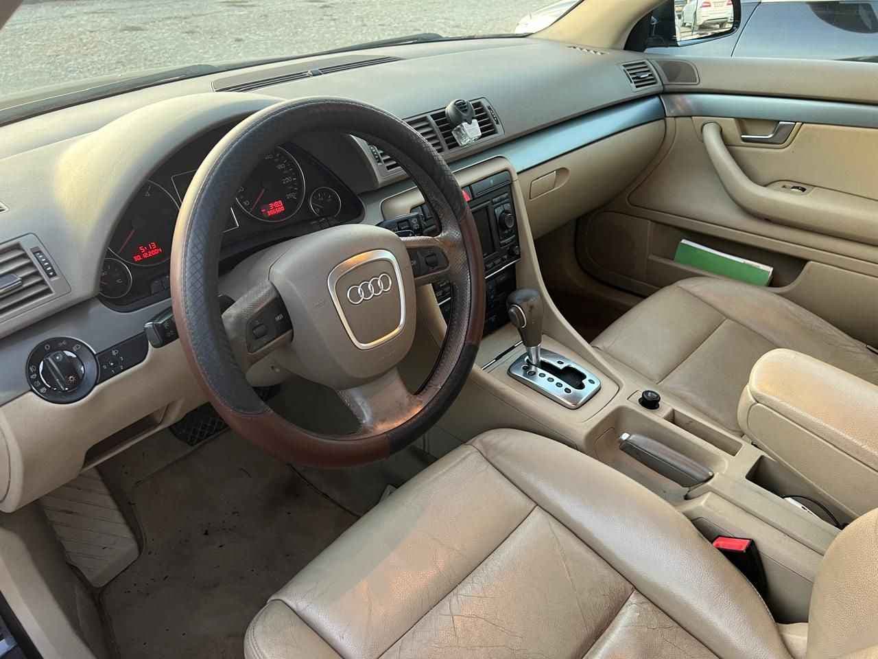 Audi A4 - Harnex