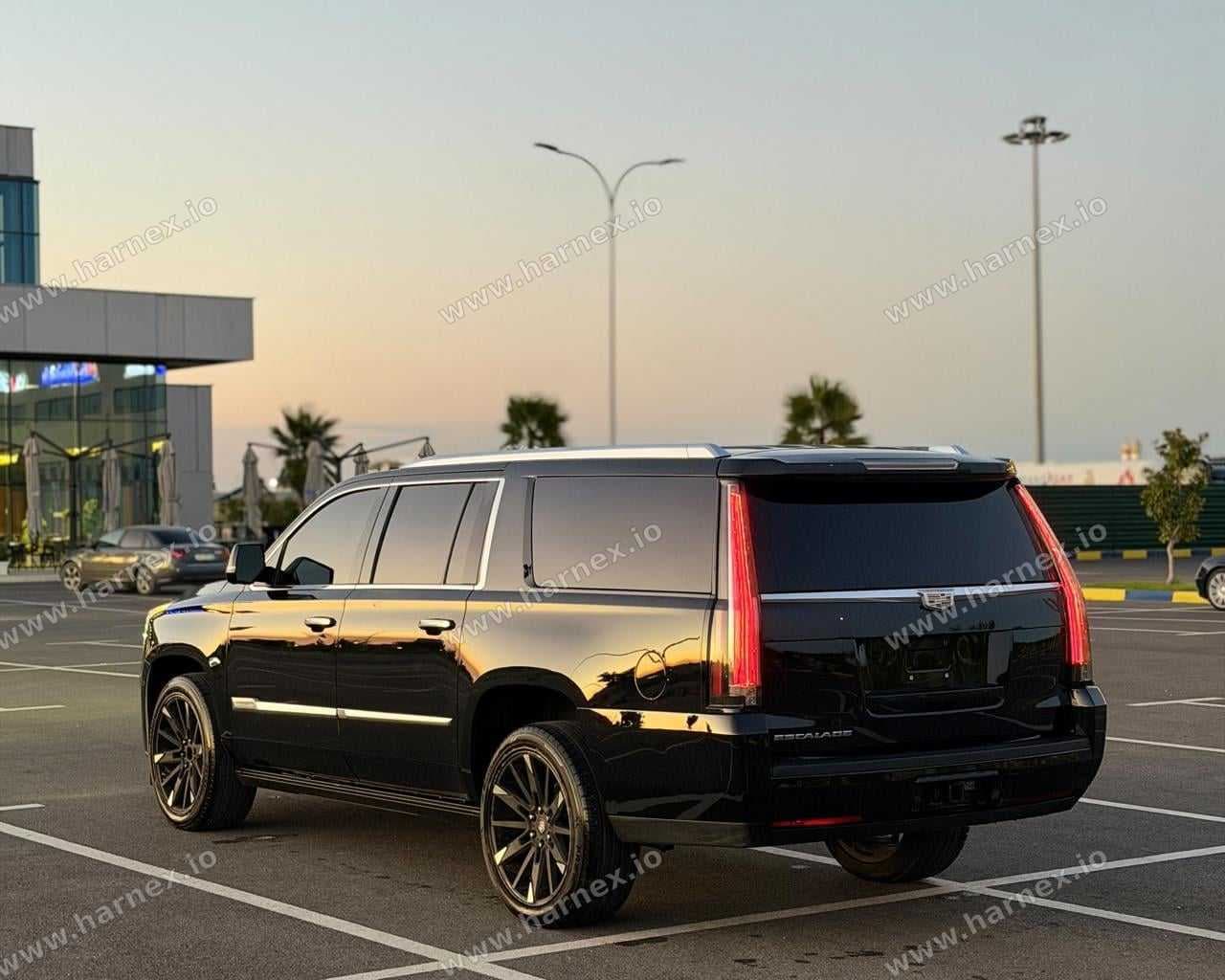 Cadillac Escalade - harnex