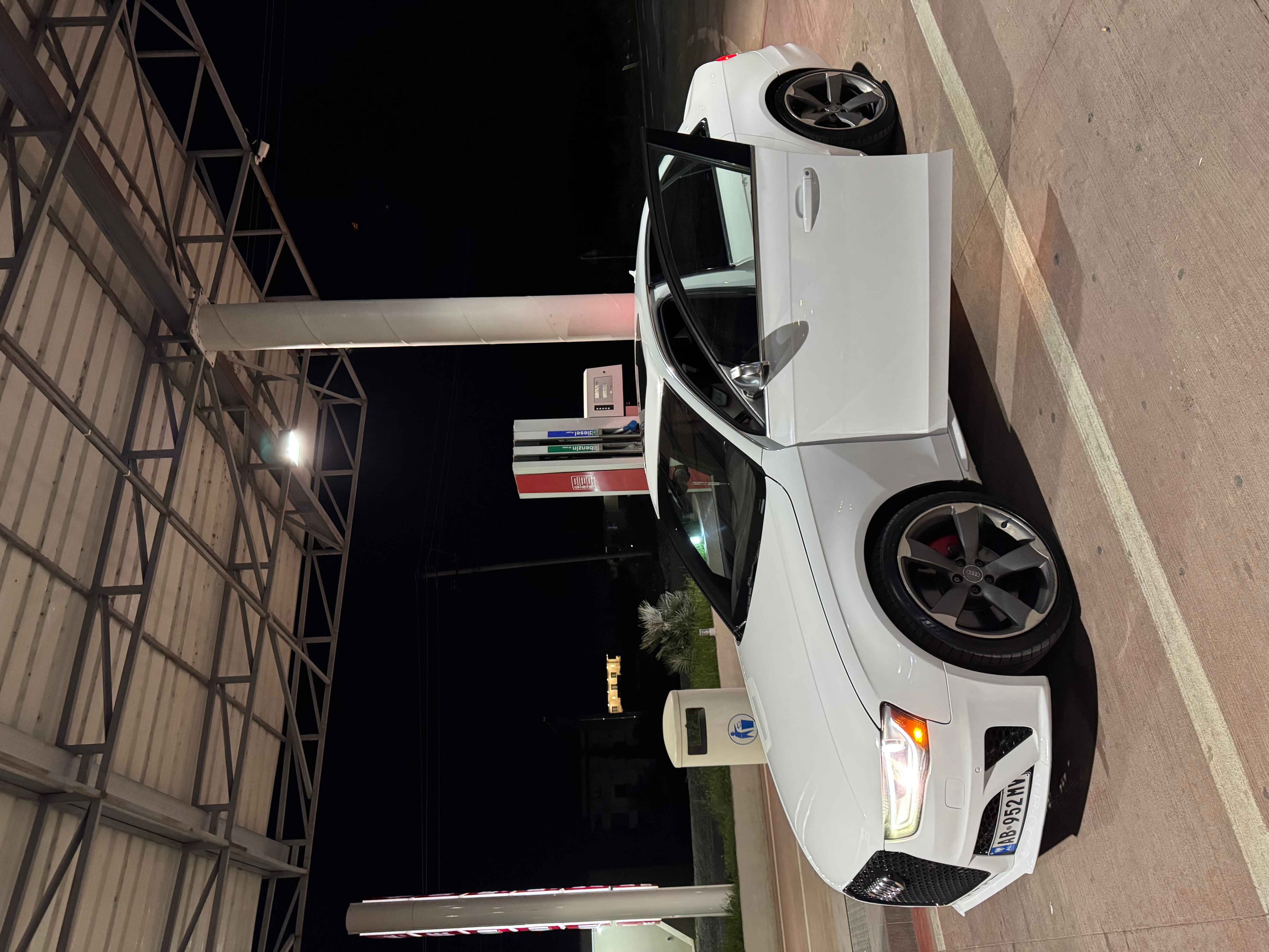 Audi S4 - Harnex