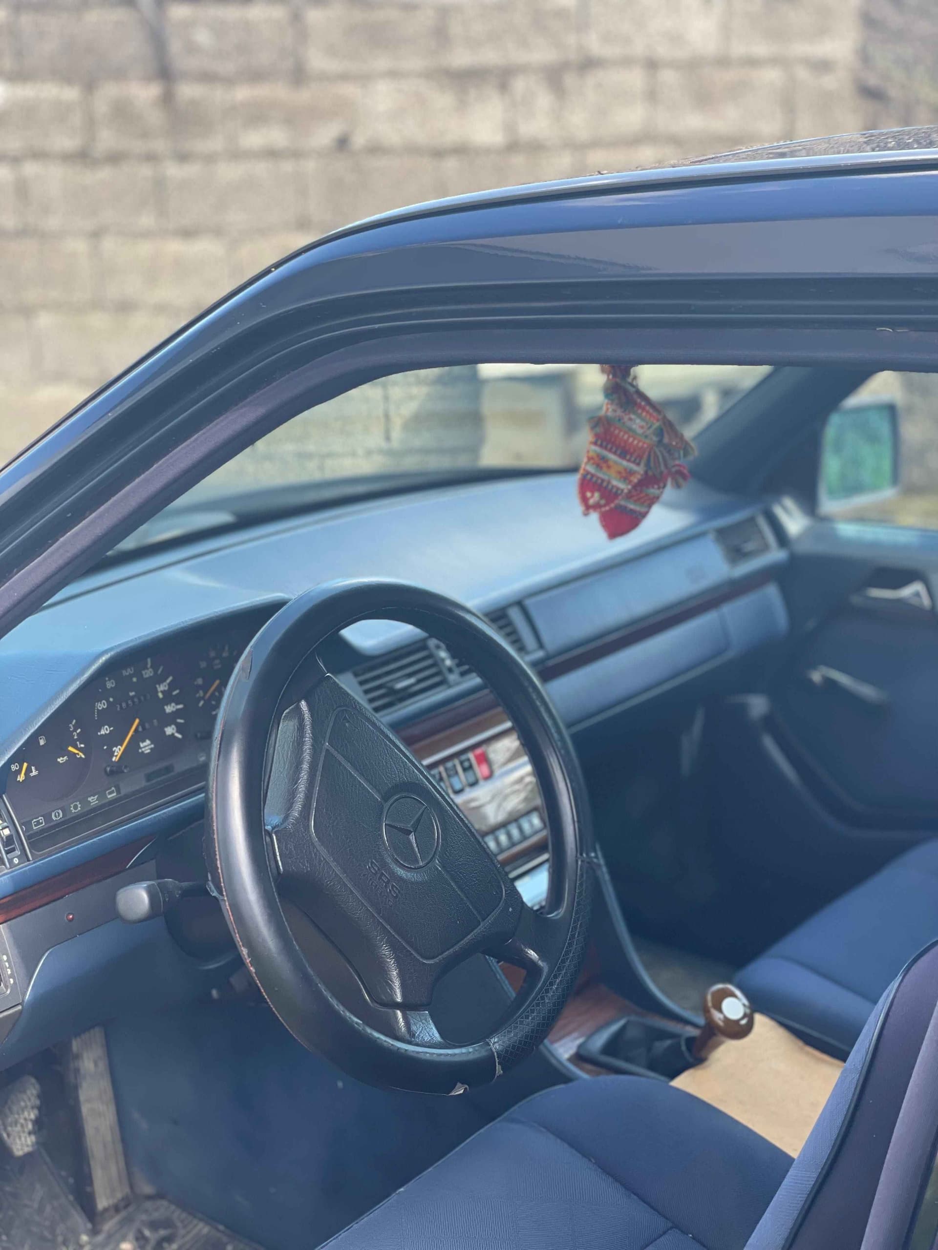 Mercedes-Benz E 200 - harnex