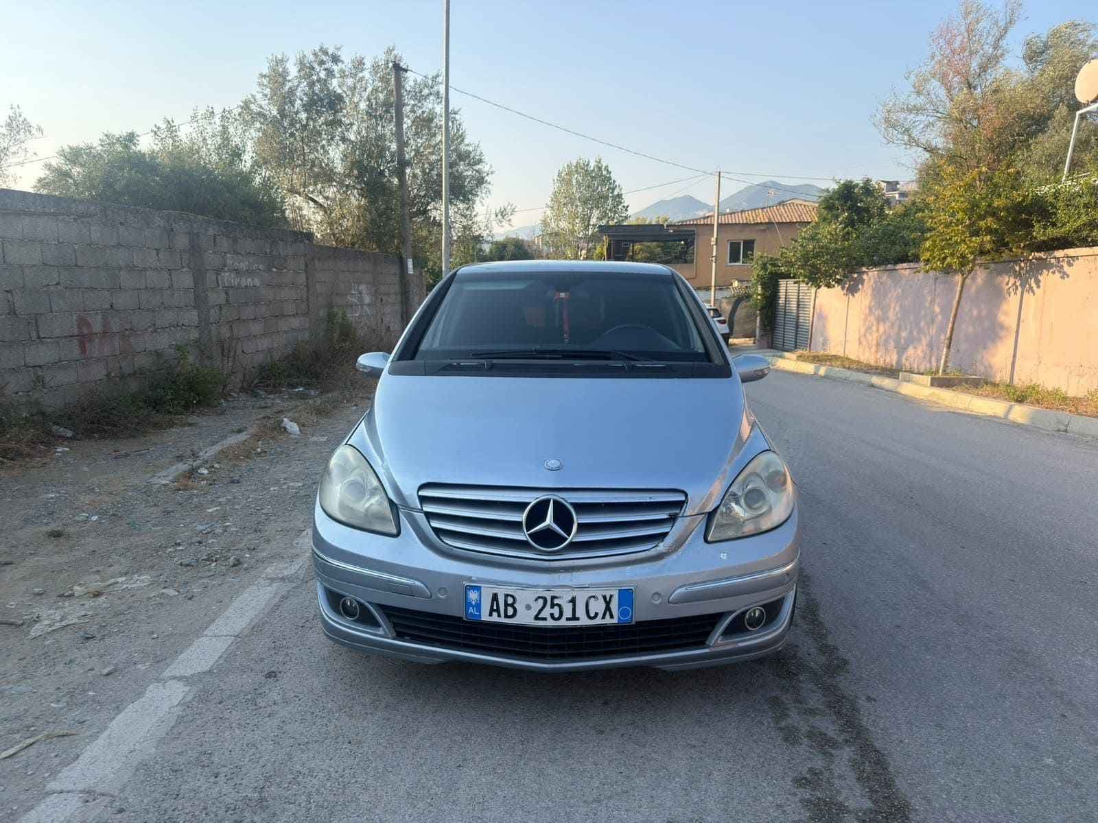 Mercedes-Benz B 180 - harnex
