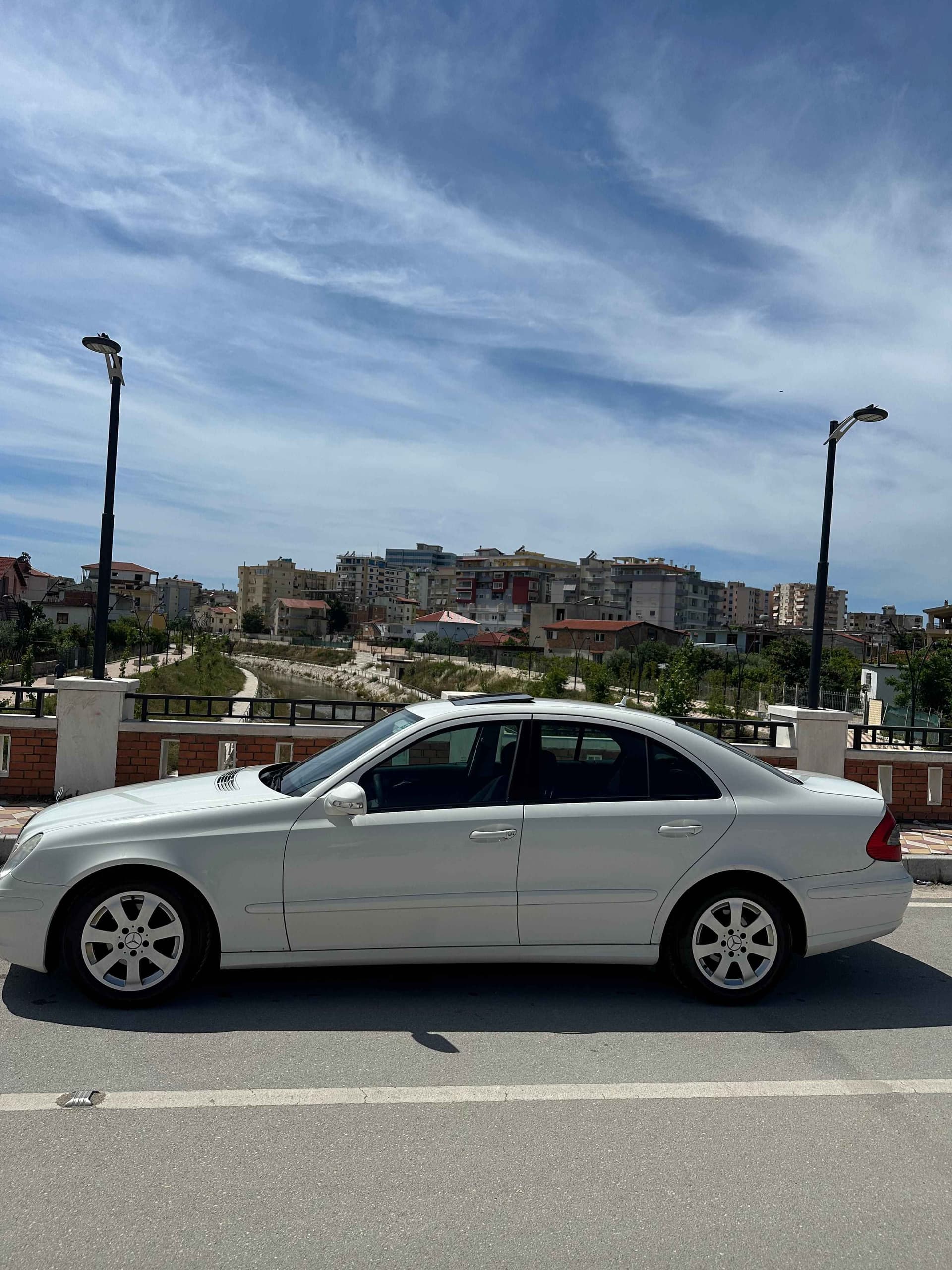 Mercedes-Benz E 220 - harnex