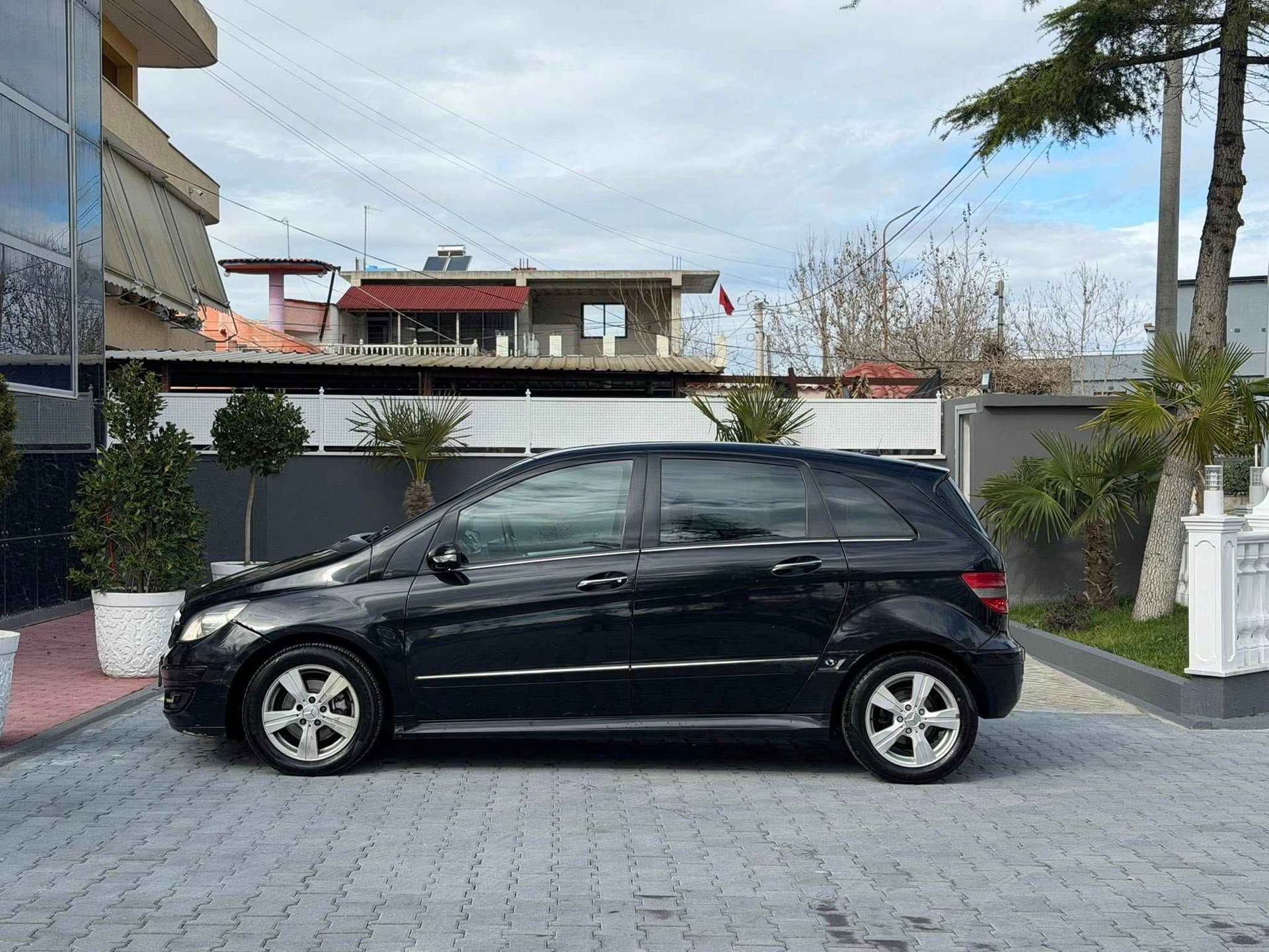 Mercedes-Benz B 180 - harnex