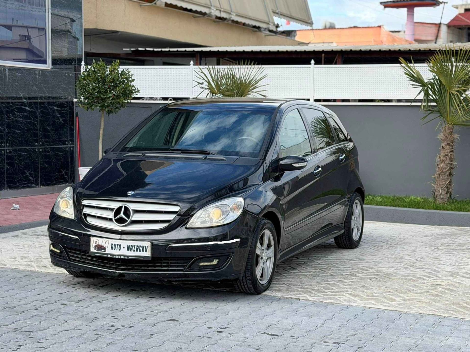 Mercedes-Benz B 180 - harnex
